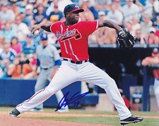 ARODYS VIZCAINO  ATLANTA BRAVES   ACTION SIGNED 8x10