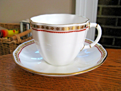 希少 Crown Derby Carlton Red セット Royal Crown Derby England Bone China CARLTON RED Cup & Saucer Set