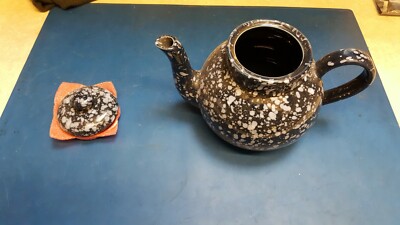 Art Deco Teekanne dunkelblau und blass gesprenkelt traditionell