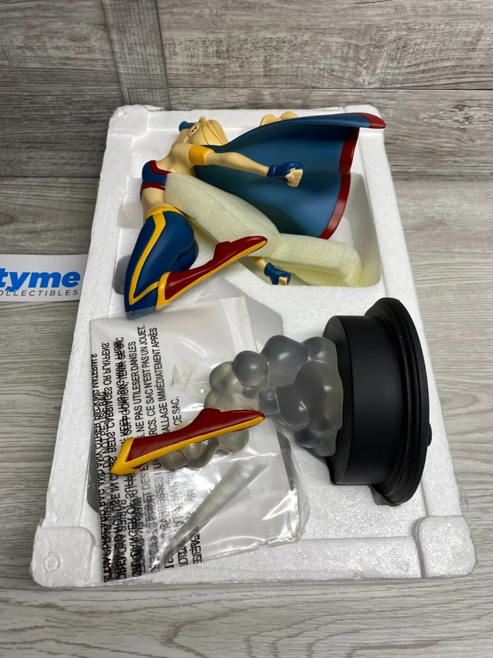 Estatua Powers Retro Girl 14 pulgadas de Dark Horse Foto 4 de 4