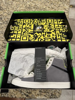 Nike Blazer Mid 77 Oregon Ducks - Size: 10 men s or 11.5 women s 