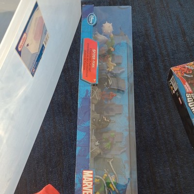 Disney Marvel Spider-Man Figurine Playset  NEW 