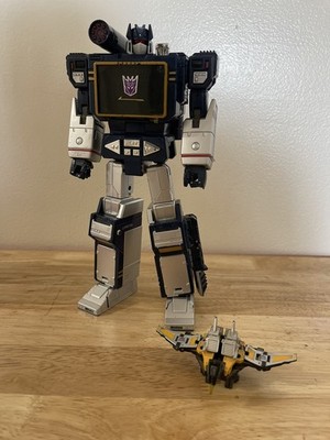 Authentic Takara Transformers Masterpiece MP-13 Soundwave W/ Cassettes
