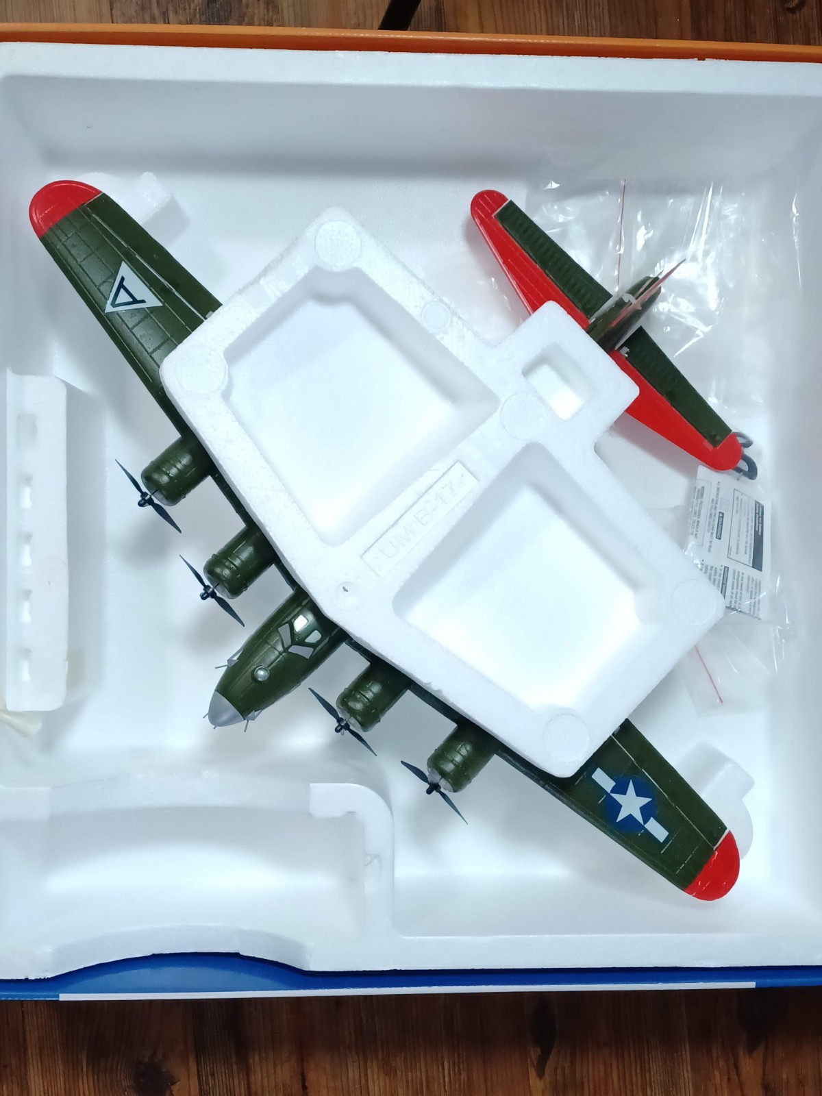E-Flite UMX B-17G Flying Fortress Bind-N-Fly BNF Plane EFLU5