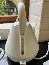 Cream pyramid Electric Kettle 1.72000W Water Level Indicator KDL11