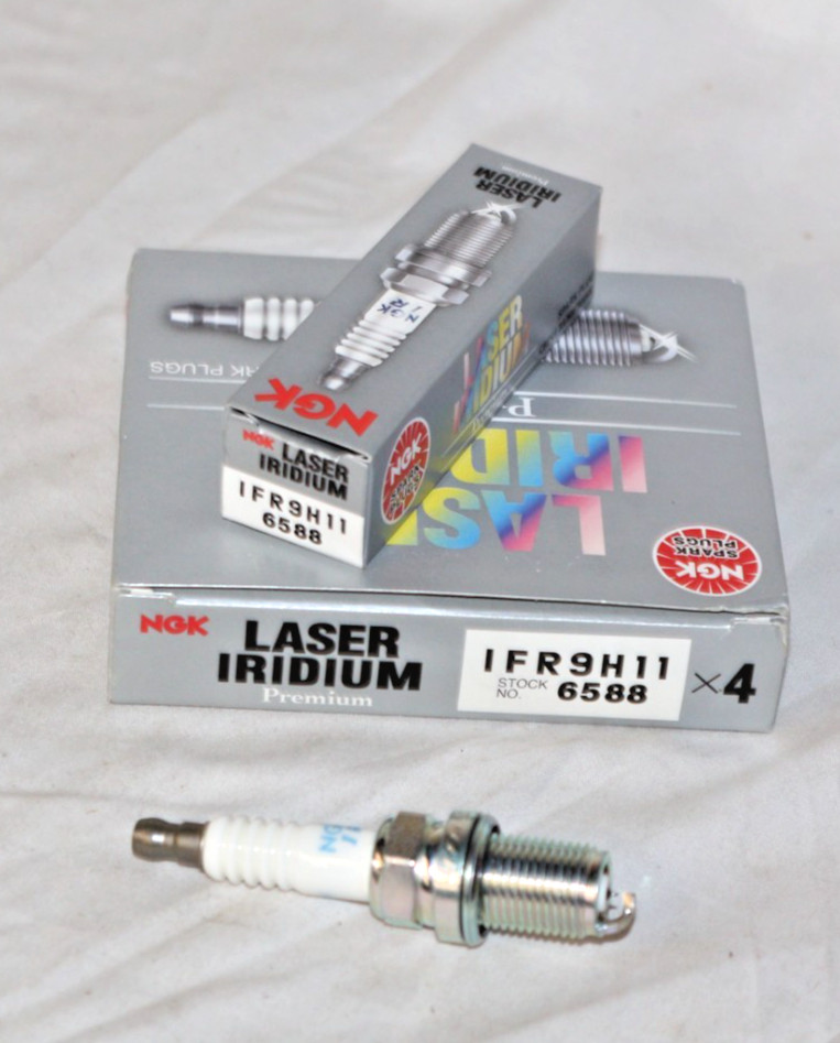 NEW NGK Spark Plugs  IFR9H11 Lot of 5