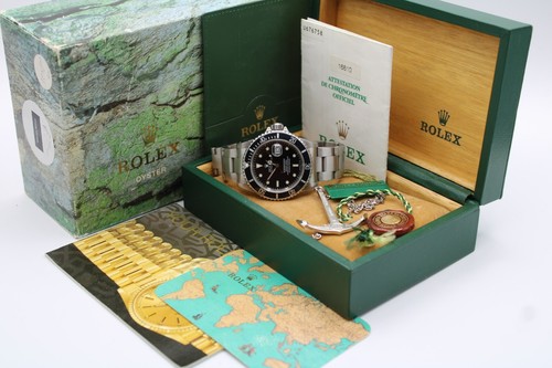 Rolex Submariner Men's Black Watch - 16610 Box and Papers 1997/98