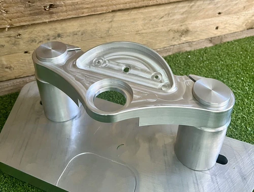BMW R Series Triple Clamp Top Yoke 36mm Bore - Moto gadget Pro Speedo