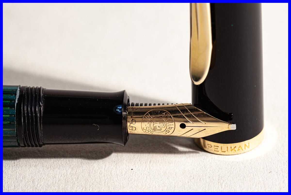 PELIKAN M400 Old Style fountain pen in Green Striped Design PELIKAN M400 Old Style fountain pen in Green Striped Design
