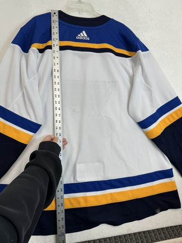 NUEVO CON ETIQUETAS CAMISETA PARA HOMBRE TALLA 60 ST. LOUIS AZULES ADIDAS PRIMEGREEN AUTÉNTICA VISITANTE BLANCA - Imagen 5 de 9