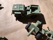 VINTAGE 1970'S ARMY MEN PLASTIC FIGURES LOT AND MUCH MORE