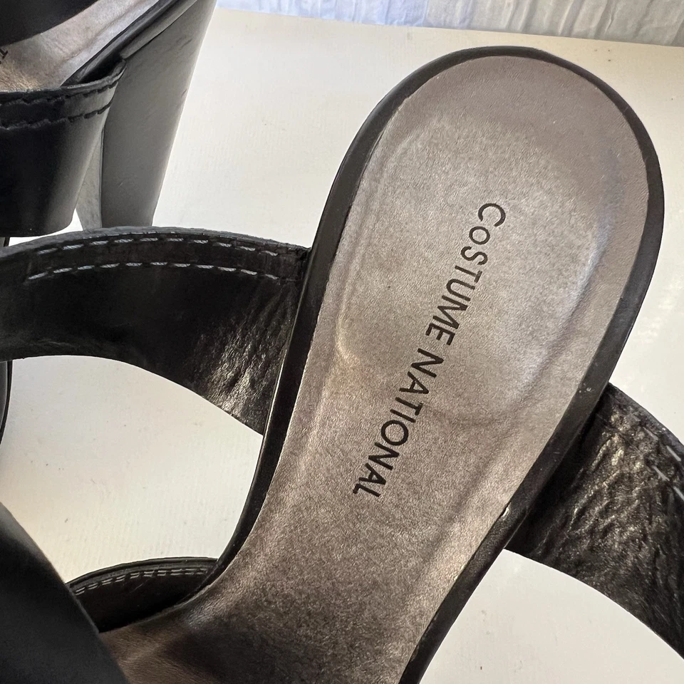 CoSTUME NATIONAL HTF Cuero Negro Puño al Tobillo Correa Bomba Tacones Punta 36.5 Foto 2 de 4