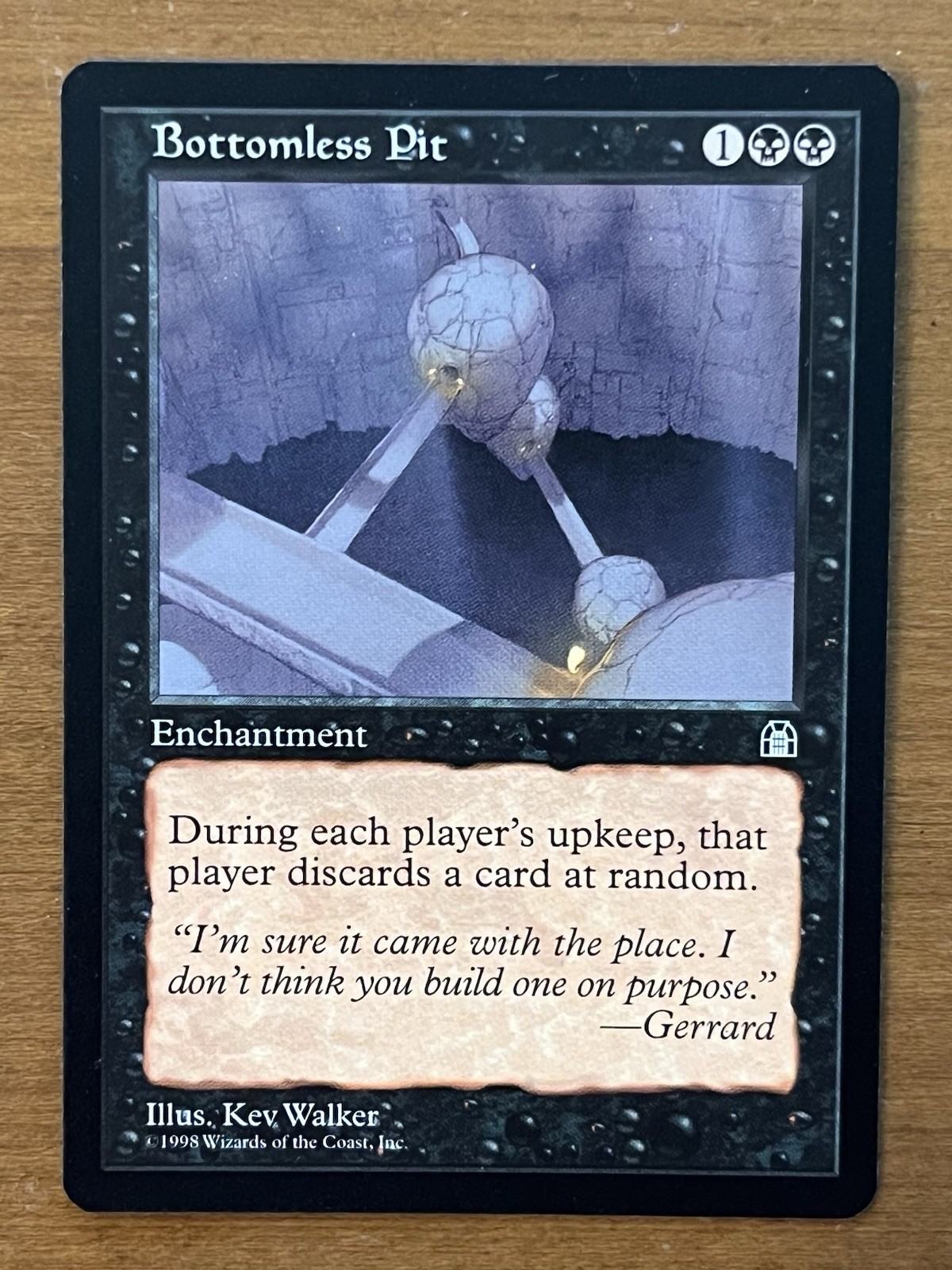 MTG Bottomless Pit Stronghold Regular Card in Near Mint Condition