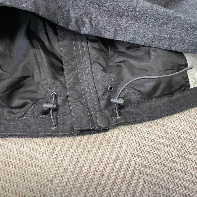 The North Face Technical Soft Shell Jacket J03521… - image 4