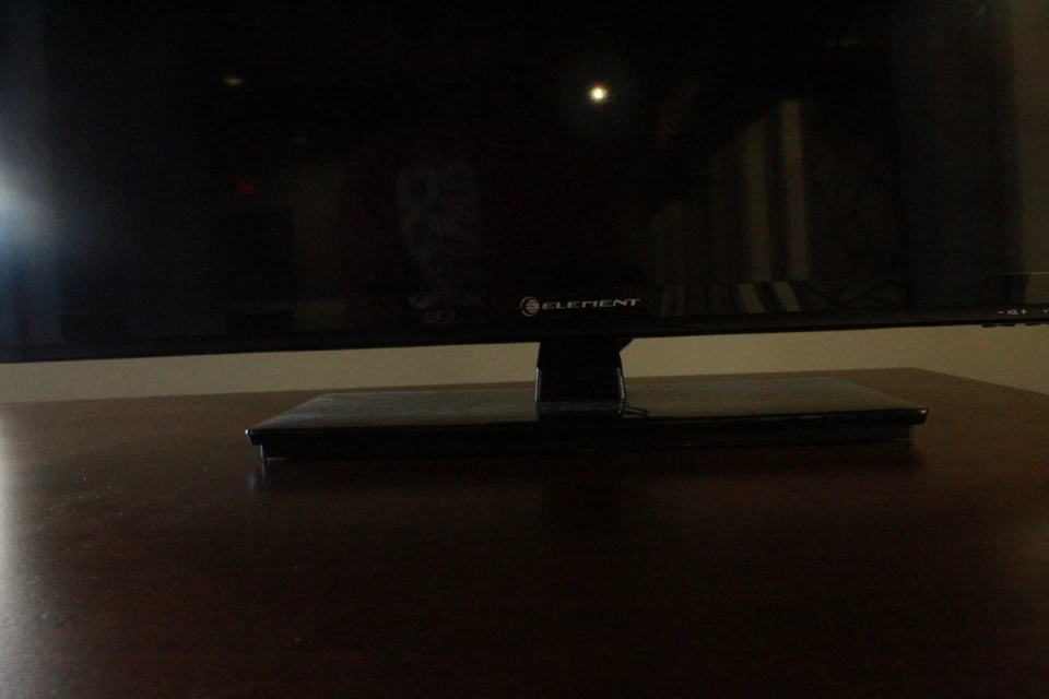 Dolby Audio 1080p Element 32" HD LED TV Item #: ELEFT326 - Image 3 of 4