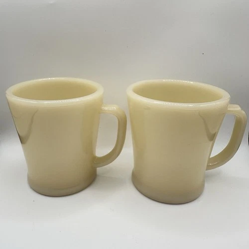 VTG Pair Of 2 Cream FIRE KING Oven Glass Handle Flat Bottom Coffee Mugs Cups