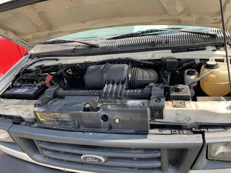 05 FORD VAN E250 Radiator Foto 4 de 4