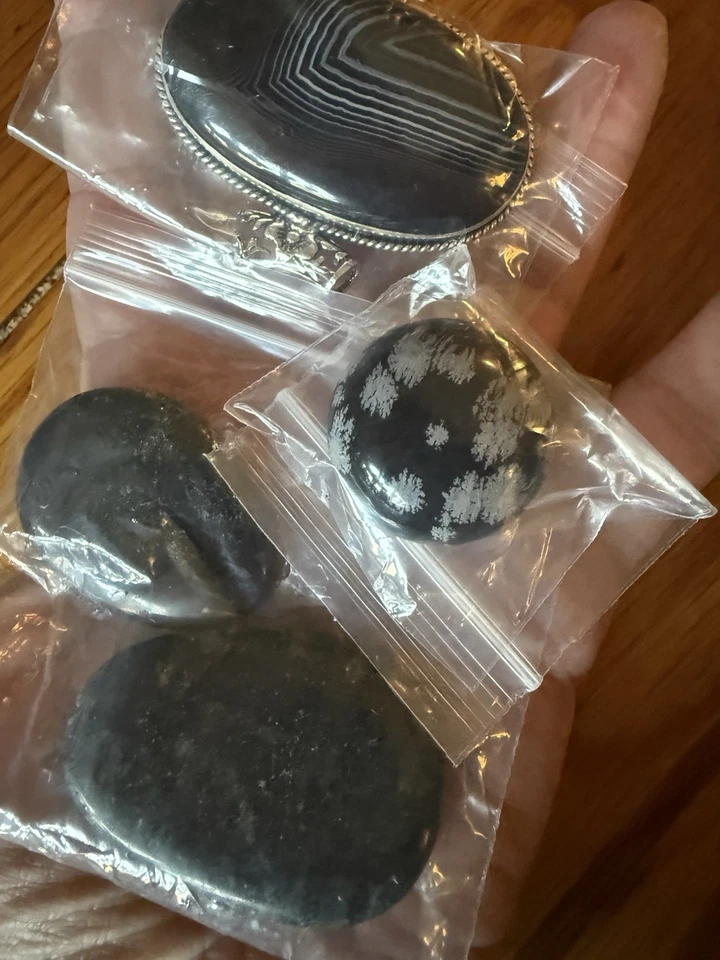 Lote de cuentas negras de lujo Foto 4 de 4