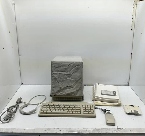 Apple Macintosh SE Computer Model M5011 1MB RAM 800K Drive, 20SC Hard Disk Bundl