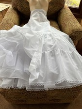 David's Bridal high waist half slip with layers and tulle sz 2 very full