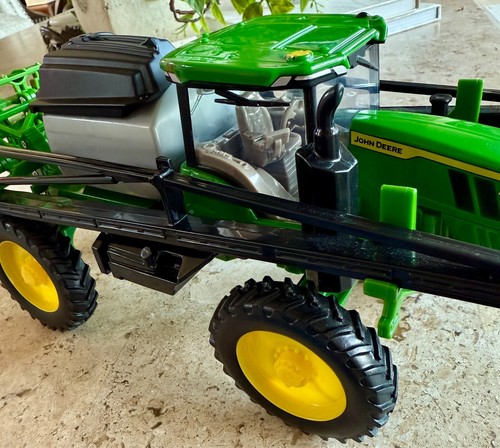 John Deere 1:32 Scale - 412R Sprayer - Farm Toy . NEW NO BOX - FREE SHIPPING - Picture 11 of 13