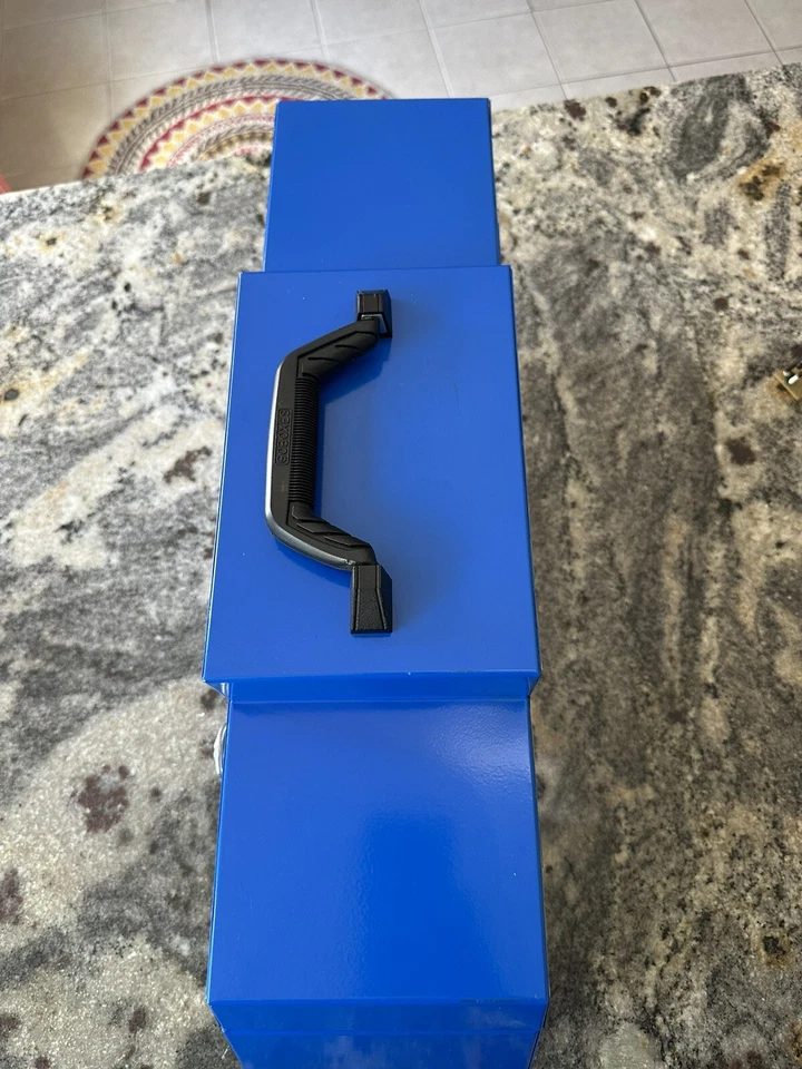 Caja de herramientas de metal vintage Chevrolet Bowtie Goboxes Foto 4 de 4