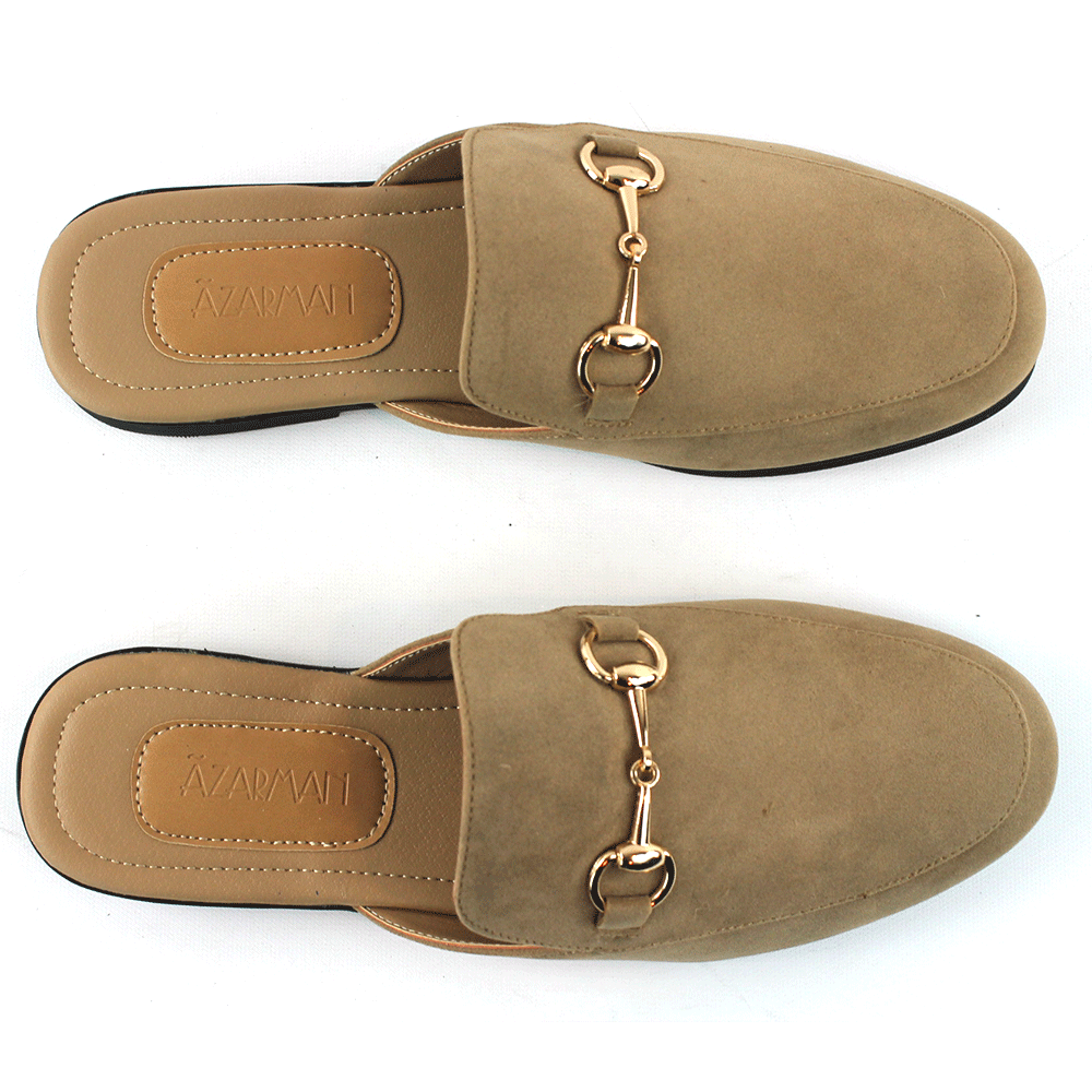PANTOFOLA D’ORO Mens Tan Suede Backless Slip On Mule con mocassini con fibbia in oro di AZAR MAN