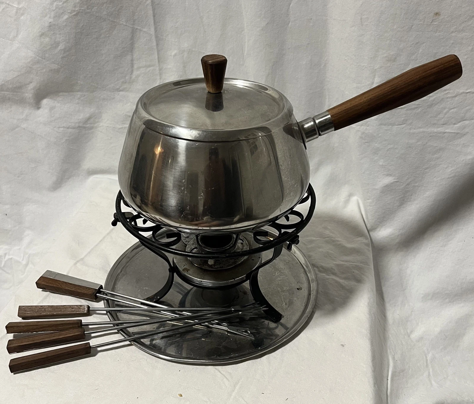 Vintage Mid-Century 18-8 Stainless Steel Fondue Pot Wood Handle Set w/ 6 Forks
Opens in a new window