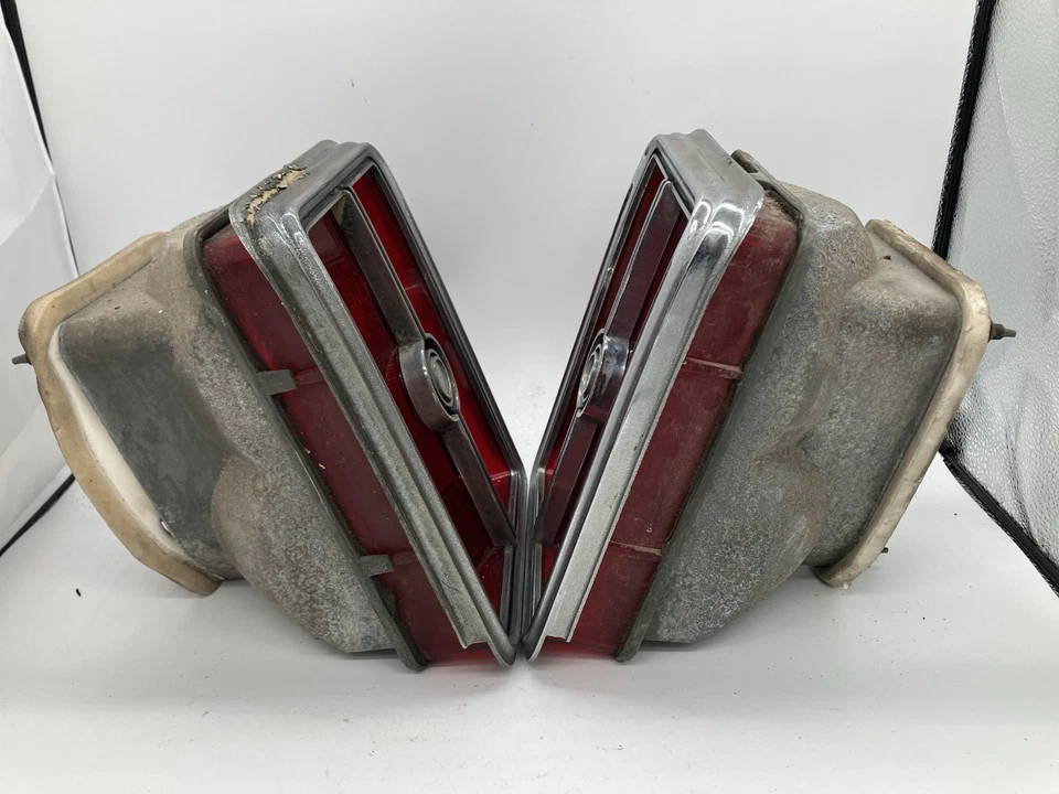 Conjunto de lentes de luz trasera Chrysler Cordoba 75-76 par USADO Foto 2 de 4