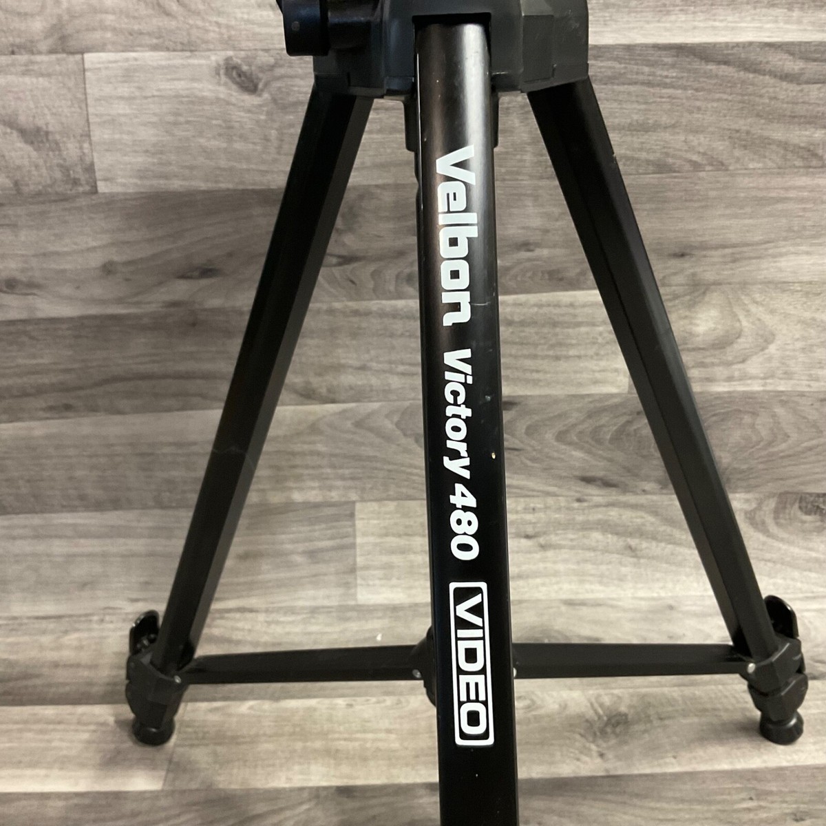 Velbon Victory 480 Tripod & Vel-Flo 8 PH-258 Pan Tilt Head Velbon Victory 480 Tripod & Vel-Flo 8 PH-258 Pan Tilt Head