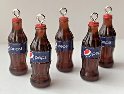 5 X PEPSI FLASCHEN CHARMS ANHÄNGER KUNSTHARZ ROT TOP