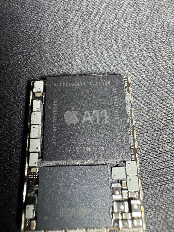 Apple A11 CPU With Unified Memory - Image 2 of 3