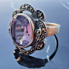 925 STERLING SILVER OVAL 11x9 mm. AMETHYST AND MARCASITES RING SIZE 7