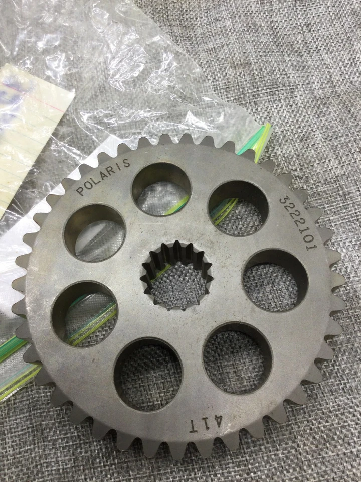 Polaris Indy RMK Switchback 1999 2010 2016 2021 nuevo piñón inferior OEM 3222101 Foto 2 de 3