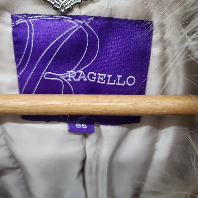 Lazello Down Padding - Size 95, Winter Outerwear - image 4