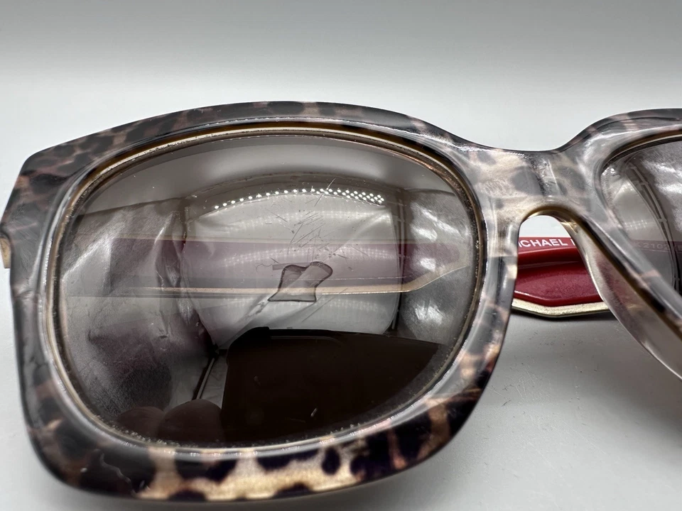 Gafas de sol Michael Kors Berkshires marco MK2102 399773 tamaño: 54-18-140 rojo Foto 4 de 4