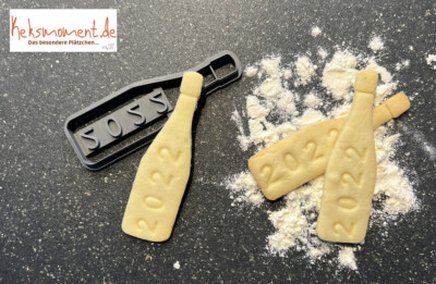 Keksausstecher Cookie Cutter Sektflasche Champagne bottle Plätzchen Teig Dough