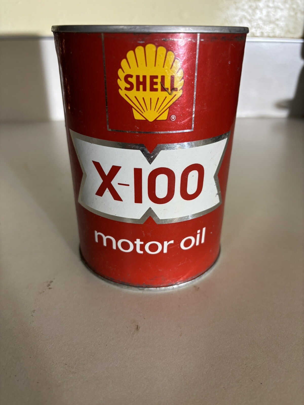 VINTAGE 1 QUART SHELL X100 MOTOR OIL CAN Full Red Cardboard Nice Can