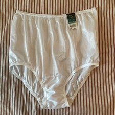 Vanity Fair Perfectly Yours Ravissant Tailored White Nylon Brief 15711 6 Medium