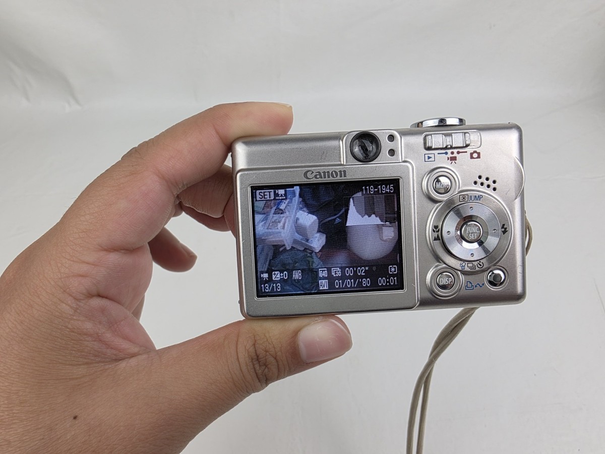 Canon PowerShot SD400 5MP Compact Digital Camera Only No Battery