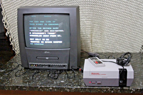 Nintendo NES Console, 2 Controllers, Zapper Gun, 26 Games w Sleeves & Manuals