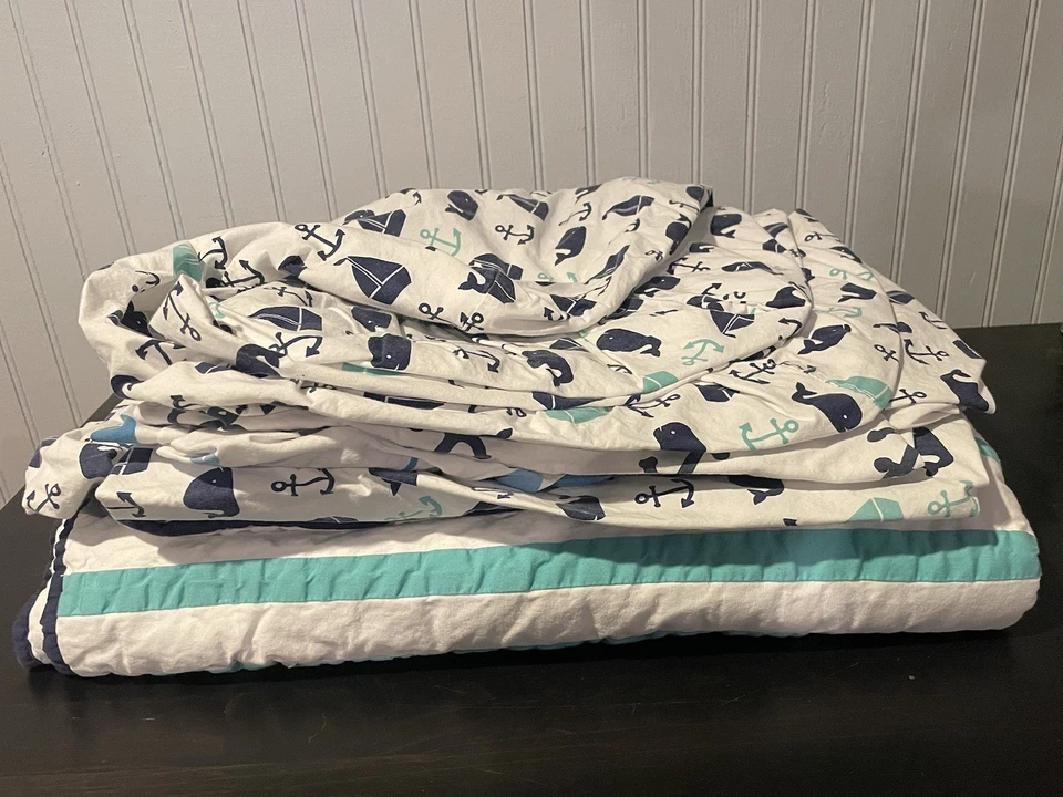 Sábanas y manta para cuna con tema de ballena Pottery Barn Foto 4 de 4