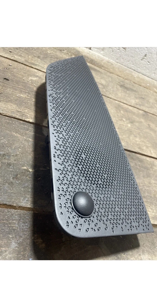 Kia Niro, 2021–2023 Front center Dashboard loud Speaker Cover Trim 84715–1AT910 - Image 3 of 4