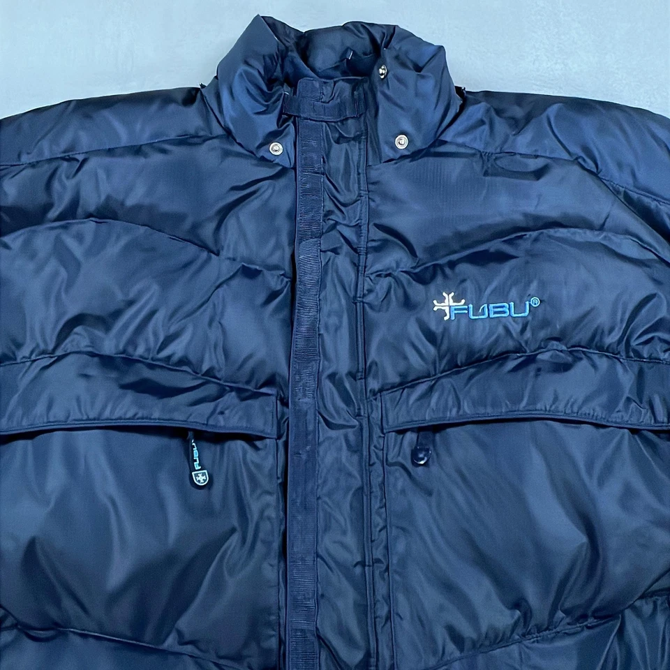 Chaqueta acolchada de plumón vintage FUBU para hombre 2XL azul The Collection parches años 90 Y2K Foto 2 de 4