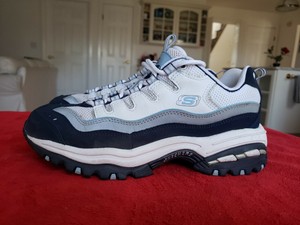 ladies black tennis shoes