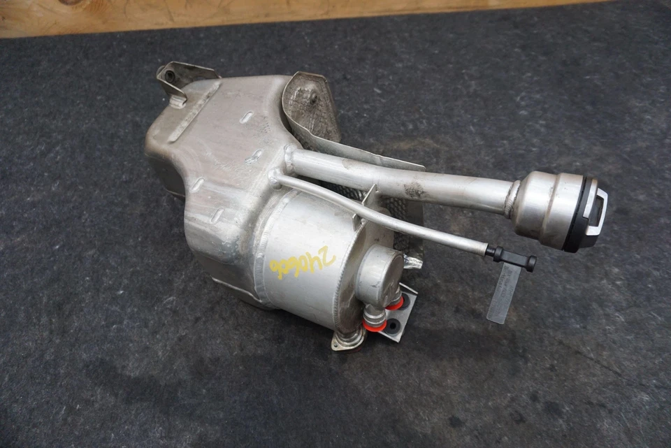 Oil Reservoir Tank Dry Sump Container OEM 420115373C Audi R8 Type 42 2011-15 - Image 2 of 4