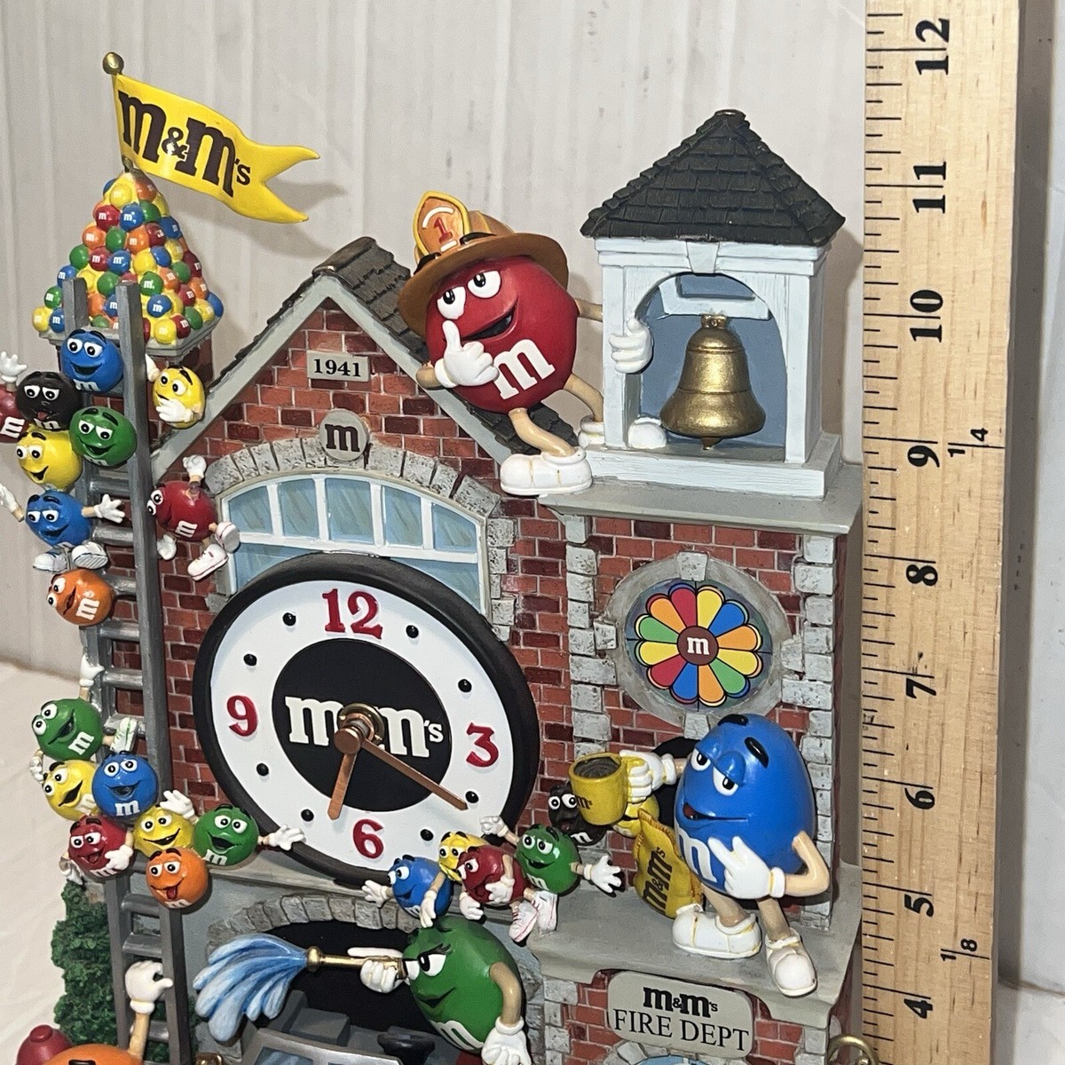 2005 M&M's Danbury Mint Firehouse Collectible Wall Clock Fire