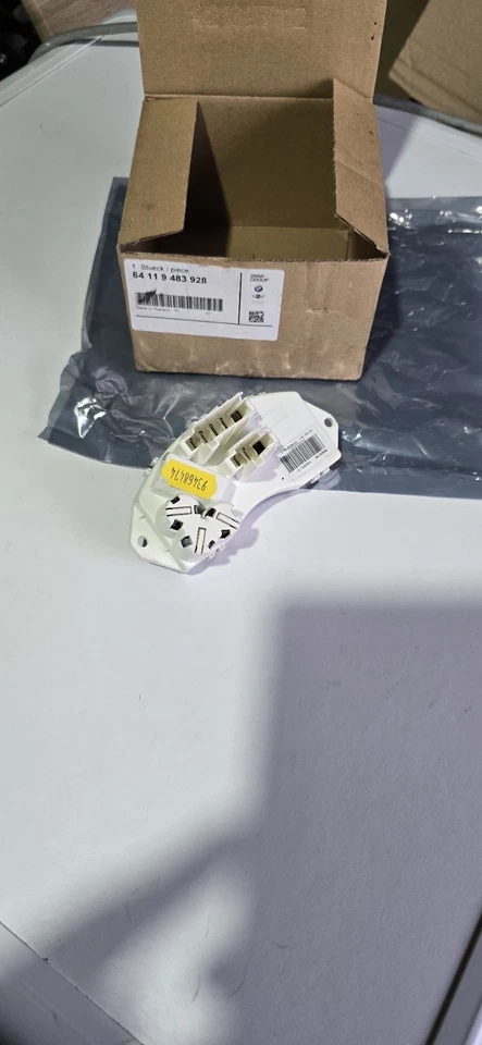 BMW genuine blower regulator 64119483928 - Image 2 of 2