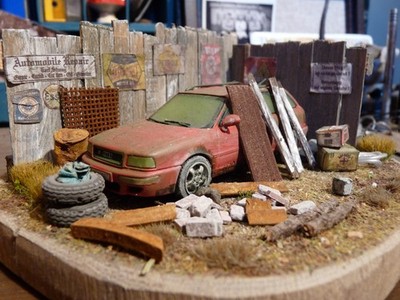 Audi RS2 Avant Bj.1995 - Scheunenfund Diorama im Maßstab 1:43