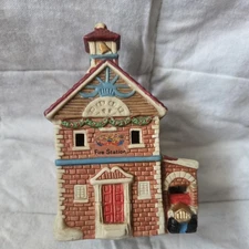Christmas Village Fire Station Vintage 1994, LR, Light and Cord not Included